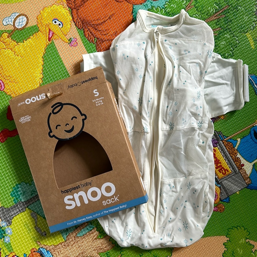 EUC Happiest Baby Ice Snooflake Swaddle, Size S